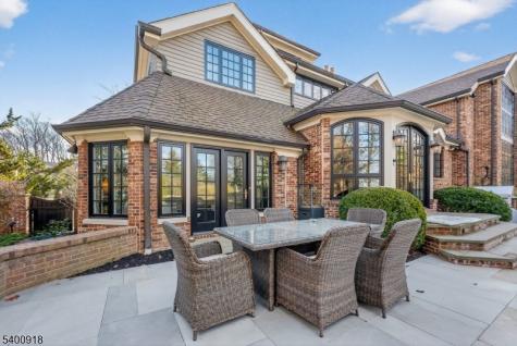 54 Hamilton Drive North Caldwell NJ 07006