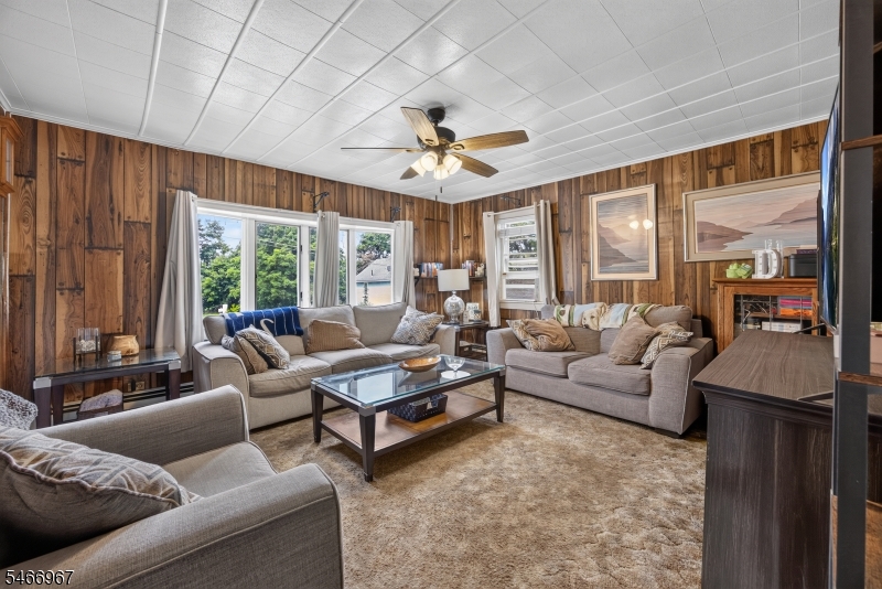 9 Chestnut Street Sussex NJ 07461