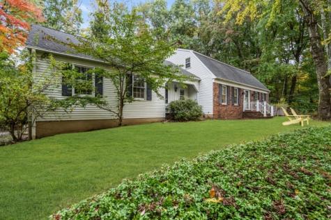 209 Sassafras Lane Lebanon NJ 08826