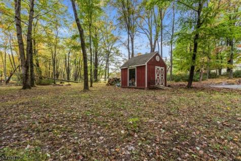 209 Sassafras Lane Lebanon NJ 08826