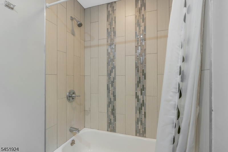 122 Mercer Street Somerville NJ 08876