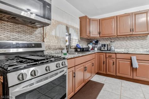 752 Highland Avenue Newark NJ 07104