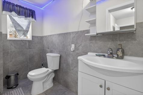 752 Highland Avenue Newark NJ 07104