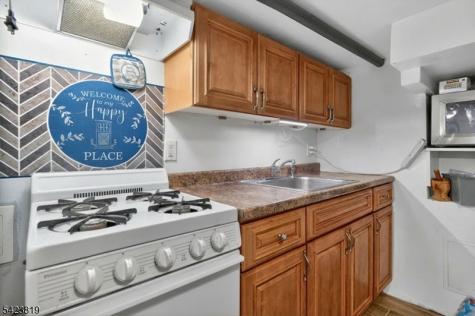 752 Highland Avenue Newark NJ 07104