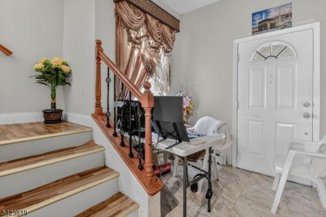752 Highland Avenue Newark NJ 07104