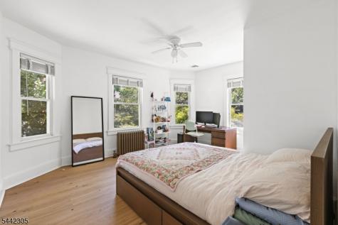 42 Forest Road Glen Rock NJ 07452