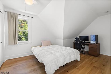 42 Forest Road Glen Rock NJ 07452