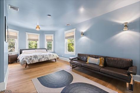 42 Forest Road Glen Rock NJ 07452
