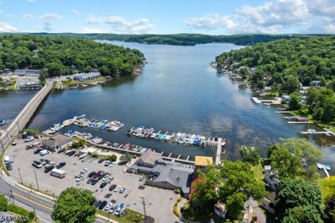 101 Pocono Trail Hopatcong NJ 07843