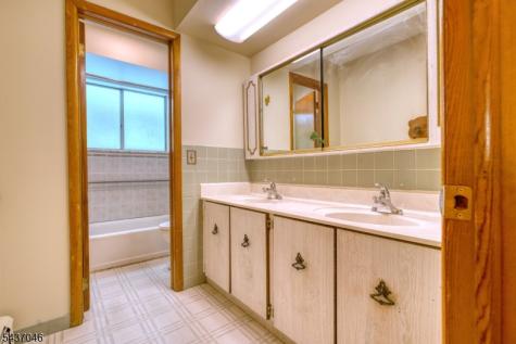 419 Knowlton Street Belvidere NJ 07823