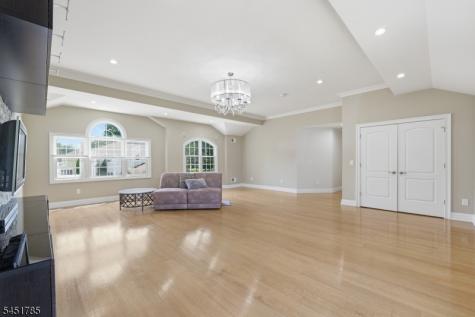 152 Boulevard Kenilworth NJ 07033