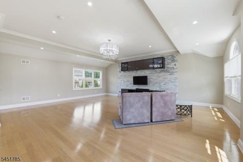 152 Boulevard Kenilworth NJ 07033