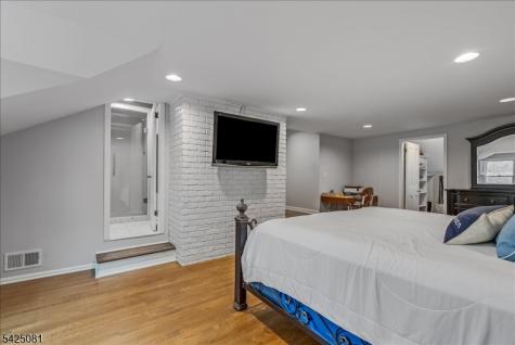 71 Tree Top Drive Springfield NJ 07081