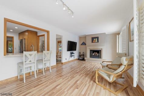 17 Westland Road Verona NJ 07044