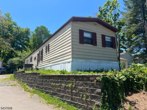 56 Back Street Oxford NJ 07863