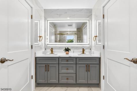 1395 Washington Valley Road Bridgewater NJ 08807