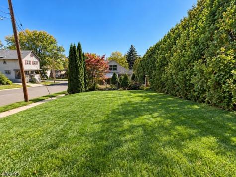 65 Brunswick Avenue Bloomsbury NJ 08804