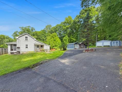 196 Rockport Road Mansfield NJ 07865