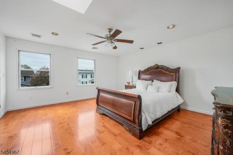 45 Holyoke Court Wayne NJ 07470