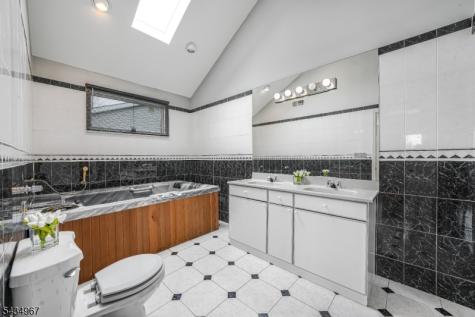 45 Holyoke Court Wayne NJ 07470