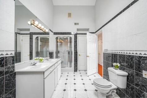 45 Holyoke Court Wayne NJ 07470