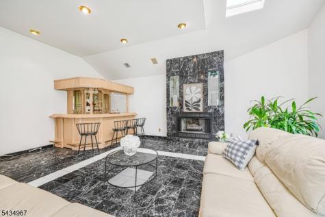 45 Holyoke Court Wayne NJ 07470