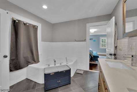 833 Salem Avenue Hillside NJ 07205
