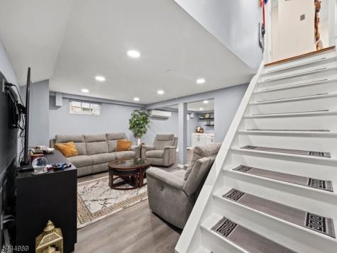 79 Susan Court Clifton NJ 07012