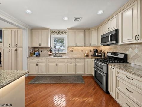 79 Susan Court Clifton NJ 07012