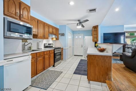 11 Lake Trail East Wayne NJ 07470