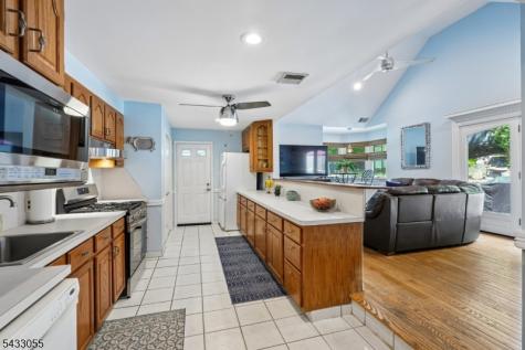 11 Lake Trail East Wayne NJ 07470