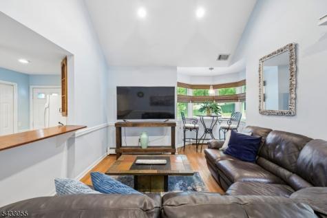 11 Lake Trail East Wayne NJ 07470