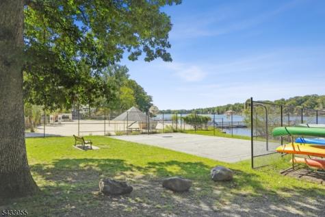 11 Lake Trail East Wayne NJ 07470