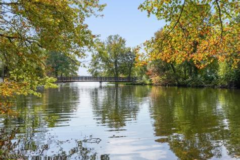11 Lake Trail East Wayne NJ 07470