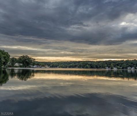 11 Lake Trail East Wayne NJ 07470