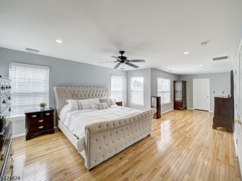 10 Jockey Lane Raritan NJ 08822