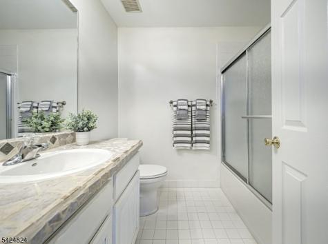 10 Jockey Lane Raritan NJ 08822