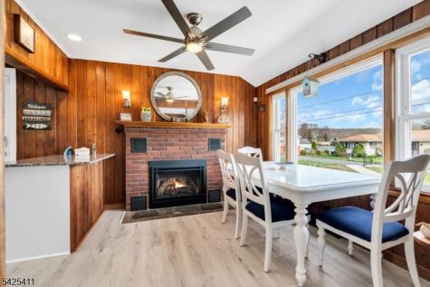 18 W Shawnee Trail Jefferson NJ 07885
