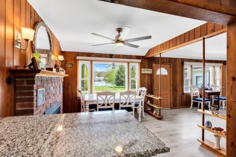 18 W Shawnee Trail Jefferson NJ 07885