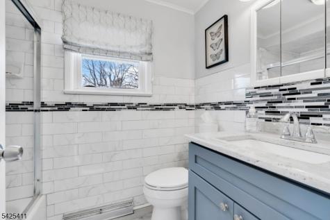 18 W Shawnee Trail Jefferson NJ 07885