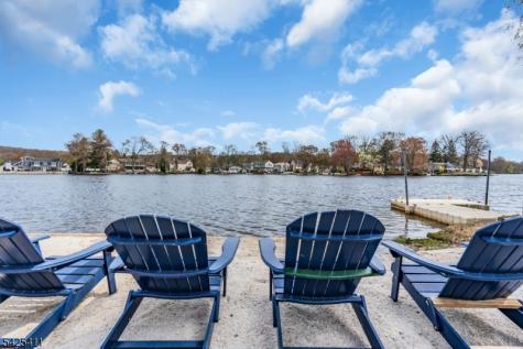 18 W Shawnee Trail Jefferson NJ 07885