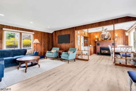 18 W Shawnee Trail Jefferson NJ 07885