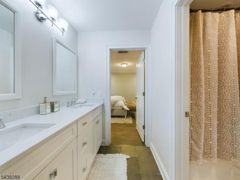 301 Garrett Road Mountainside NJ 07092