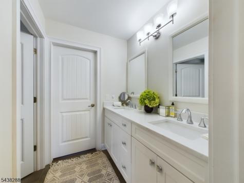 301 Garrett Road Mountainside NJ 07092