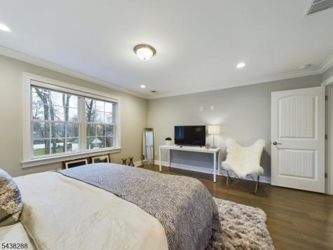 301 Garrett Road Mountainside NJ 07092