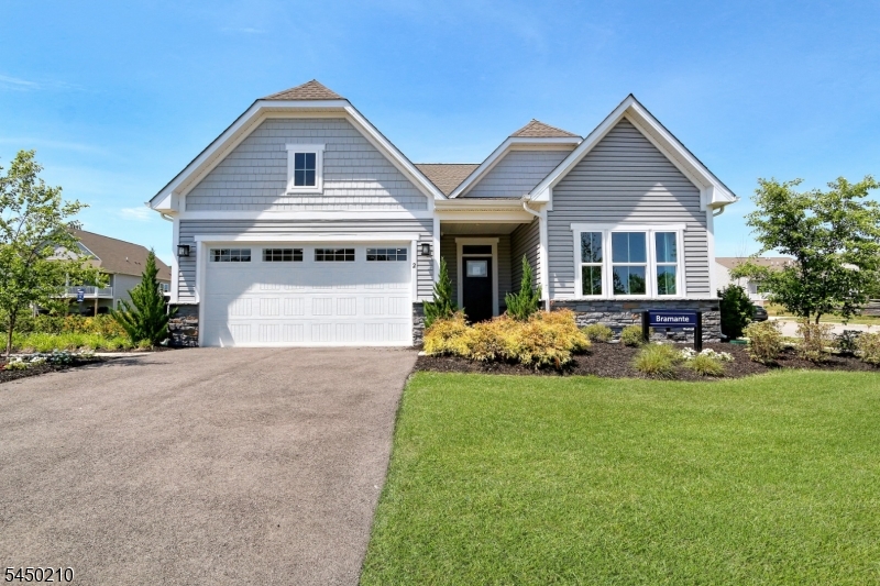2 Redwood Run Mansfield NJ 07865