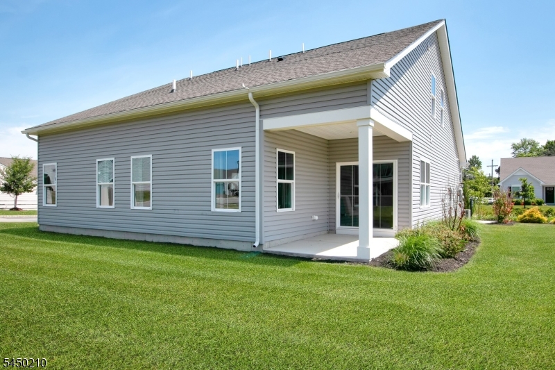 2 Redwood Run Mansfield NJ 07865