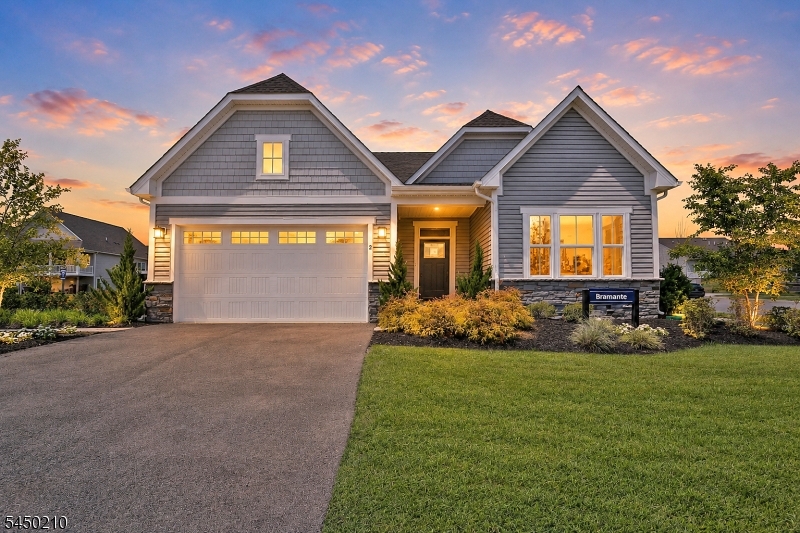 2 Redwood Run Mansfield NJ 07865