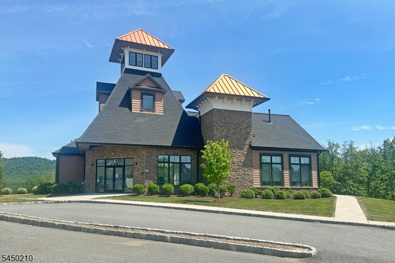 2 Redwood Run Mansfield NJ 07865