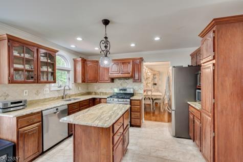 12 Sebring Road Franklin NJ 08873